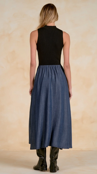 Corneila Maxi